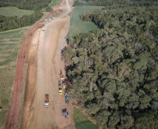Obra do Contorno Norte de Castro avança e aumenta segurança na cidade ao retirar circulação de tráfego pesado. 08-2021Fotos Gilson Abreu/AEN
