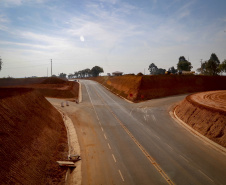 Obra do Contorno Norte de Castro avança e aumenta segurança na cidade ao retirar circulação de tráfego pesado. 08-2021Fotos Gilson Abreu/AEN