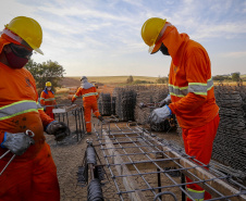 Obra do Contorno Norte de Castro avança e aumenta segurança na cidade ao retirar circulação de tráfego pesado. 08-2021Fotos Gilson Abreu/AEN