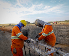 Obra do Contorno Norte de Castro avança e aumenta segurança na cidade ao retirar circulação de tráfego pesado. 08-2021Fotos Gilson Abreu/AEN