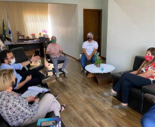A prefeitura de Jaguariaíva é a mais nova parceria da Fomento Paraná no programa Banco do Empreendedor. A prefeita Alcione Lemos assinou nesta quinta, 19, o termo de cooperação técnica que permite ao município manter agentes de crédito credenciados e habilitados para atuar na intermediação de propostas de empréstimos de microcrédito.  -  Curitiba, 20/08/2021  -  Foto: Fomento Paraná