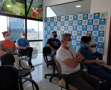 A prefeitura de Jaguariaíva é a mais nova parceria da Fomento Paraná no programa Banco do Empreendedor. A prefeita Alcione Lemos assinou nesta quinta, 19, o termo de cooperação técnica que permite ao município manter agentes de crédito credenciados e habilitados para atuar na intermediação de propostas de empréstimos de microcrédito.  -  Curitiba, 20/08/2021  -  Foto: Fomento Paraná