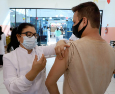 Paraná ultrapassa marca de 10 milhões de doses aplicadas contra a Covid-19. Foto: Ari Dias/AEN