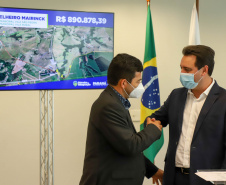 Governador Carlos Massa Ratinho Junior Assina Liberação de Recursos Estradas da Integração..Foto: Ari Dias/ AEN.