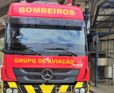 A Regional de Maringá fez a verificação inicial do veículo tanque rodoviário pertencente ao Corpo de Bombeiros do estado do Mato Grosso, na segunda-feira (23). O veículo será destinado ao transporte de querosene, usada no abastecimento dos helicópteros daquele Estado, que são utilizados no combate aos incêndios que vêm ocorrendo na região, destruindo o pantanal brasileiro, além de lavouras e parte da mata ainda existente.  -  Curitiba, 24/08/2021  -  Foto: IPEM