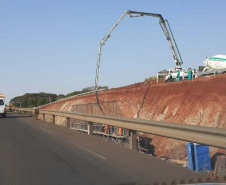 O Departamento de Estradas de Rodagem do Paraná (DER/PR) retomou este mês as obras de um novo viaduto em Água Boa, distrito de Paiçandu, na região Noroeste. A obra de arte especial, localizada no km 164 da PR-323, tem um valor de cerca de R$ 2 milhões para execução de sua estrutura de concreto armado. Foto:DER