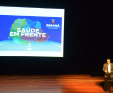 O Governo do Estado vai aportar R$ 50 milhões em 2022 para os procedimentos cirúrgicos eletivos. O anúncio foi feito nesta segunda-feira (30) pelo secretário de Estado da Saúde, Beto Preto, em reunião com a participação do vice-governador Darci Piana, diretores das 22 Regionais de Saúde, equipes técnicas, além de gestores e representantes municipais no evento ?Saúde em frente?. Foto: Américo Antonio/SESA