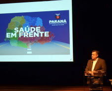 O Governo do Estado vai aportar R$ 50 milhões em 2022 para os procedimentos cirúrgicos eletivos. O anúncio foi feito nesta segunda-feira (30) pelo secretário de Estado da Saúde, Beto Preto, em reunião com a participação do vice-governador Darci Piana, diretores das 22 Regionais de Saúde, equipes técnicas, além de gestores e representantes municipais no evento ?Saúde em frente?. Foto: Américo Antonio/SESA