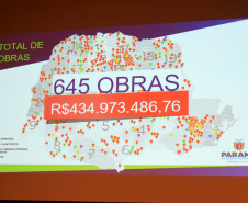 O Governo do Estado vai aportar R$ 50 milhões em 2022 para os procedimentos cirúrgicos eletivos. O anúncio foi feito nesta segunda-feira (30) pelo secretário de Estado da Saúde, Beto Preto, em reunião com a participação do vice-governador Darci Piana, diretores das 22 Regionais de Saúde, equipes técnicas, além de gestores e representantes municipais no evento ?Saúde em frente?. Foto: Américo Antonio/SESA