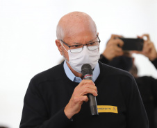 O governador Carlos Massa Ratinho Junior assina  nesta terça-feira (31)  novos contratos com Hospitais Filantrópicos, Santa Casa de Cambé,  Hospital Sao Rafael de Rolândia e Hospital  Cristo Rei de Ibiporã. Na foto, Prefeito. Ailton Aparecido Maistro de Rolandia.  31/08/2021 - Foto: Geraldo Bubniak/AEN