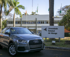 Audi doa carro Q3 para Engenharia Mecânica  Automóvel será usado tanto em graduação quanto no mestrado; entrega ao reitor
da UEM ocorreu hoje (1º).. Foto: UEM
