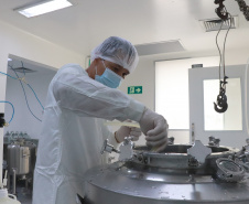 Tecpar recebe prêmio por sua produção de vacina antirrábica veterinária.Foto: Arnaldo Alves / Arquivo/AEN