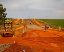 Obras do Contorno Sul de Wenceslau Braz avançam para desviar tráfego pesado da área urbana.
Foto Gilson Abreu/AEN