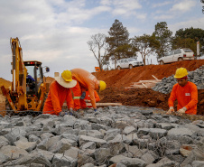 Obras do Contorno Sul de Wenceslau Braz avançam para desviar tráfego pesado da área urbana.
Foto Gilson Abreu/AEN