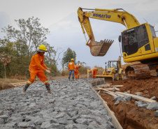 Obras do Contorno Sul de Wenceslau Braz avançam para desviar tráfego pesado da área urbana.
Foto Gilson Abreu/AEN