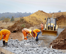 Obras do Contorno Sul de Wenceslau Braz avançam para desviar tráfego pesado da área urbana.
Foto Gilson Abreu/AEN
