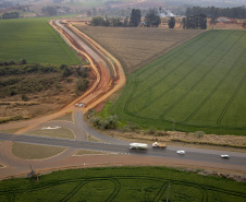 Obras do Contorno Sul de Wenceslau Braz avançam para desviar tráfego pesado da área urbana.
Foto Gilson Abreu/AEN