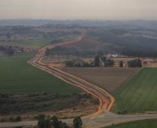 Obras do Contorno Sul de Wenceslau Braz avançam para desviar tráfego pesado da área urbana.
Foto Gilson Abreu/AEN