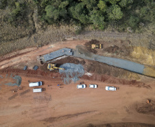 Obras do Contorno Sul de Wenceslau Braz avançam para desviar tráfego pesado da área urbana.
Foto Gilson Abreu/AEN