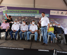O governador Carlos Massa Ratinho Junior participou nesta sexta-feira (3) do lançamento da pedra fundamental da obra de construção de 75 casas populares em Jandaia do Sul, no Vale do Ivaí.  Foto: Ari Dias/AEN