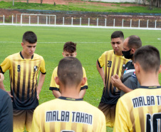Encerrou no domingo (05), a etapa de abertura do Paraná Bom de Bola. A competição está debutando em 2021. Guaratuba, Carambeí, Cornélio Procópio, Florestópolis, Marialva, Umuarama, Goioerê, Planalto, Coronel Vivida, Guarapuava, Marechal Cândido Rondon e Jardim Alegre são as sedes. -  Foto: Assessoria de Imprensa dos Municípios