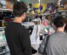 Comércio paranaense alcança o melhor resultado do ano com crescimento de 6,2% em julho. Foto: Ari Dias/AEN