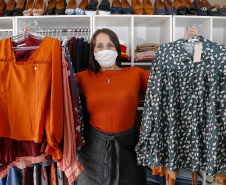 Josiane Duarte, proprietária de uma loja de roupas para o público evangélico, em Piraquara.
Foto Gilson Abreu/AEN