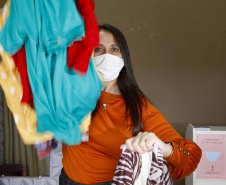 Josiane Duarte, proprietária de uma loja de roupas para o público evangélico, em Piraquara.
Foto Gilson Abreu/AEN