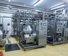  O crescimento de 17,9% da produção industrial paranaense no primeiro semestre deste ano, frente ao mesmo período do ano passado, ganha ainda mais relevância quando colocada em perspectiva com a evolução do setor em outros países do mundo. Foto:Jose Fernando Ogura/AEN