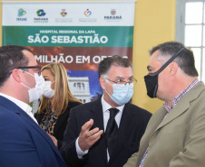 O secretário de Estado da Saúde, Beto Preto assinou a ordem de serviço nesta quinta-feira (16) que autoriza o início imediato de reformas de reparo no Hospital Regional da Lapa São Sebastião (HRLSS).  -  Curitiba, 16/09/2021  -  Foto: Américo Antonio/SESA