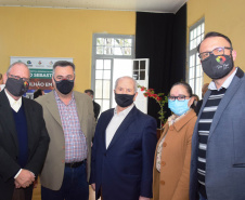 O secretário de Estado da Saúde, Beto Preto assinou a ordem de serviço nesta quinta-feira (16) que autoriza o início imediato de reformas de reparo no Hospital Regional da Lapa São Sebastião (HRLSS).  -  Curitiba, 16/09/2021  -  Foto: Américo Antonio/SESA