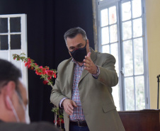 O secretário de Estado da Saúde, Beto Preto assinou a ordem de serviço nesta quinta-feira (16) que autoriza o início imediato de reformas de reparo no Hospital Regional da Lapa São Sebastião (HRLSS).  -  Curitiba, 16/09/2021  -  Foto: Américo Antonio/SESA