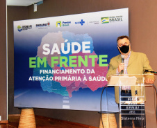 A política da atenção primária à saúde no contexto da pandemia da Covid-19 foi discutida com a Secretaria de Estado da Saúde e representantes do Ministério da Saúde nesta quinta-feira (16), durante a oficina Previne Brasil, com a presença do secretário de Atenção Primária à Saúde do órgão federal, Raphael Câmara Medeiros Parente.  -  Curitiba, 16/09/2021  -  Foto: Américo Antonio/SESA