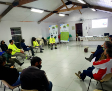A Portos do Paraná promoveu na quinta-feira (16), na bacia hidrográfica do Baixo Rio Cachoeira, em Antonina, uma reunião com agricultores locais sobre o Programa de Recuperação de APPs Degradadas (PRAD).  - Paranaguá, 17/09/2021  -  Foto: Pierpaolo Notta/Portos do Paraná