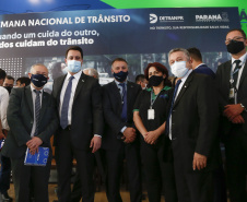 O governador Carlos Massa Ratinho Junior participa nesta segunda-feira (20), do lançamento da Semana Nacional de Transito ao lado do secretário nacional de Trânsito, Frederico Carneiro, e do diretor-geral do Detran-PR, Wagner Mesquita. 20/09/2021 - Foto: Jonathan Campos/AEN