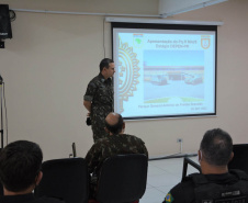 Agentes penitenciários participam de curso de habilitação em fuzil e armeiro no Exército Brasileiro  -  Curitiba, 20/09/2021  -  Foto: DEPEN-PR