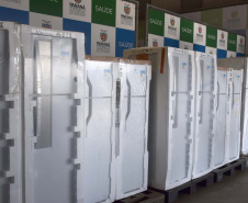 A Secretaria de Estado da Saúde (Sesa) recebeu 20 geladeiras e quatro câmaras frias, ou ultrafreezers, por meio do movimento Unidos pela Vacina. Os novos equipamentos auxiliarão no armazenamento de insumos como vacinas e medicamentos, nas 22 Regionais de Saúde. A entrega foi realizada nesta segunda-feira (20) na Coordenação de Material de Patrimônio (Comp).
Foto: Américo Antonio/SESA