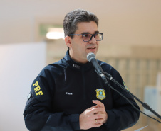 O governador Carlos Massa Ratinho Junior entrega nesta quarta-feira (22), novas viaturas para a Polícia Rodoviária Federal (PRF)  na sede da Superintendência no Paraná. Na foto, o Superintendente Regional, Antônio Paim de Abreu Junior. - 22/09/2021 - Foto: Geraldo Bubniak/AEN