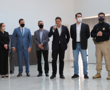 O governador Carlos Massa Ratinho Junior entrega nesta quarta-feira (22), novas viaturas para a Polícia Rodoviária Federal (PRF)  na sede da Superintendência no Paraná. Na foto, secretário de Estado da Infraestrutura e Logística, Sandro Alex  - 22/09/2021 - Foto: Geraldo Bubniak/AEN