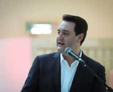 O governador Carlos Massa Ratinho Junior entrega nesta quarta-feira (22), novas viaturas para a Polícia Rodoviária Federal (PRF)  na sede da Superintendência no Paraná. - 22/09/2021 - Foto: Geraldo Bubniak/AEN