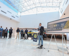 O governador Carlos Massa Ratinho Junior entrega nesta quarta-feira (22), novas viaturas para a Polícia Rodoviária Federal (PRF)  na sede da Superintendência no Paraná. - 22/09/2021 - Foto: Geraldo Bubniak/AEN