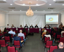 A vacinação contra a Covid-19 em adolescentes de 12 a 17 anos, com comorbidades no Paraná, foi pactuada na Comissão Intergestores Bipartite (CIB) nesta quarta-feira (22). O assunto já havia sido discutido pela Secretaria de Estado da Saúde (Sesa) e Conselho de Secretarias Municipais do Paraná (Cosems/PR) nesta terça-feira (21) e agora será oficializado em deliberação da CIB para cumprimento nos 399 municípios. Foto: Américo Antonio/SESA