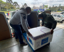 Paraná recebe 55,2 mil vacinas contra a Covid-19 para segunda dose; 229,3 mil chegam à noite  -  Foto: Andressa Desyreé/SESA