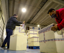 Primeiras doses exclusivas para adolescentes de 12 a 17 anos chegam ao Paraná.
Foto Gilson Abreu/AEN