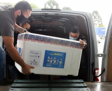 Paraná recebe 137,2 mil vacinas contra a Covid-19 para segunda dose; 176,6 mil para dose reforço chegam no sábado  -  Curitiba, 01/10/2021  -  Foto: Américo Antonio/SESA
