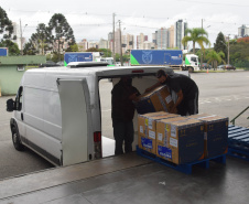 O Paraná recebeu mais 176.670 vacinas da Pfizer/BioNTech contra a Covid-19 neste sábado (2).  -  Curitiba, 02/10/2021  -  Foto: Américo Antonio/SESA
