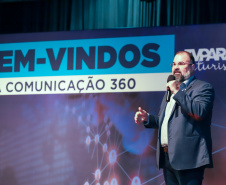 O secretário da Comunicação e da Cultura do Paraná, João Evaristo Debiasi  recebe novos contratados do Serviço Social Autônomo E-Paraná Comunicação (E-PR) nesta segunda-feira (04), no Museu Oscar Niemeyer (MON), em Curitiba.   04/10/2021 - Foto: Geraldo Bubniak/AEN