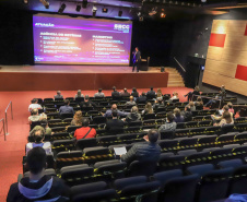 O secretário da Comunicação e da Cultura do Paraná, João Evaristo Debiasi  recebe novos contratados do Serviço Social Autônomo E-Paraná Comunicação (E-PR) nesta segunda-feira (04), no Museu Oscar Niemeyer (MON), em Curitiba.   04/10/2021 - Foto: Geraldo Bubniak/AEN