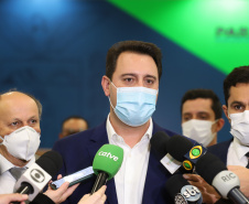 O governador Carlos Massa Ratinho Junior sanciona nesta segunda-feira (4) a lei que institui o homeschooling. O texto aprovado pela Assembleia Legislativa regulamenta o ensino domiciliar, sob o encargo dos pais ou responsáveis, com supervisão e avaliação periódica da aprendizagem por órgãos de ensino. A prática não é obrigatória. Os pais poderão optar entre o ensino escolar tradicional ou o domiciliar.    - 04/10/2021 - Foto: Geraldo Bubniak/AEN