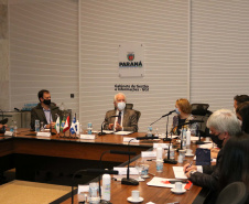 As novas oportunidades de parceria entre o Paraná e o Canadá foram o foco da visita de uma comitiva do Consulado Geral do Canadá a Curitiba nesta quarta-feira (6). O vice-governador Darci Piana recebeu, no Palácio Iguaçu, a cônsul-geral do Canadá em São Paulo, Heather Cameron. Foto: Camila Tonett/Vice-governadoria